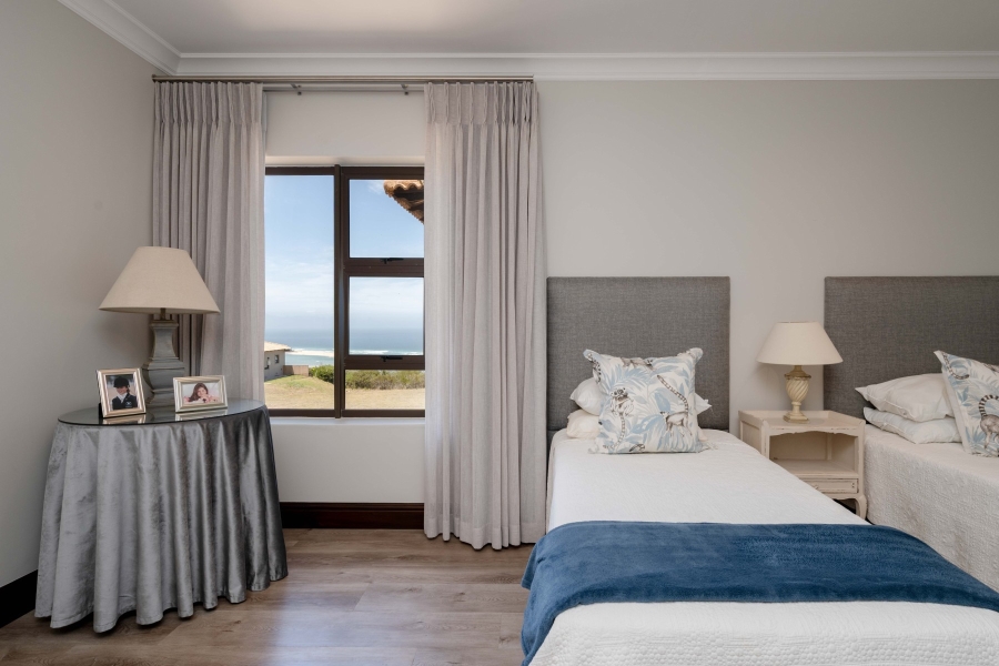 4 Bedroom Property for Sale in The Hill Western Cape